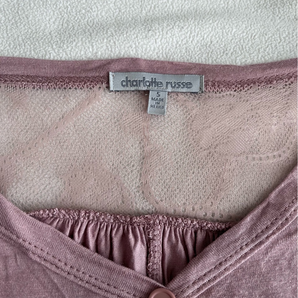 CHARLOTTE RUSSE BUTTON DOWN LACE BACK TOP - Picture 4 of 4